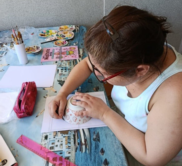 "I work with what I have around me." -  Thaís Suizo