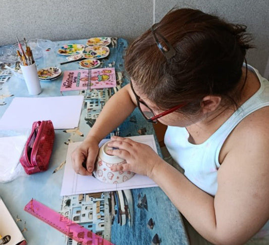 "I work with what I have around me." -  Thaís Suizo